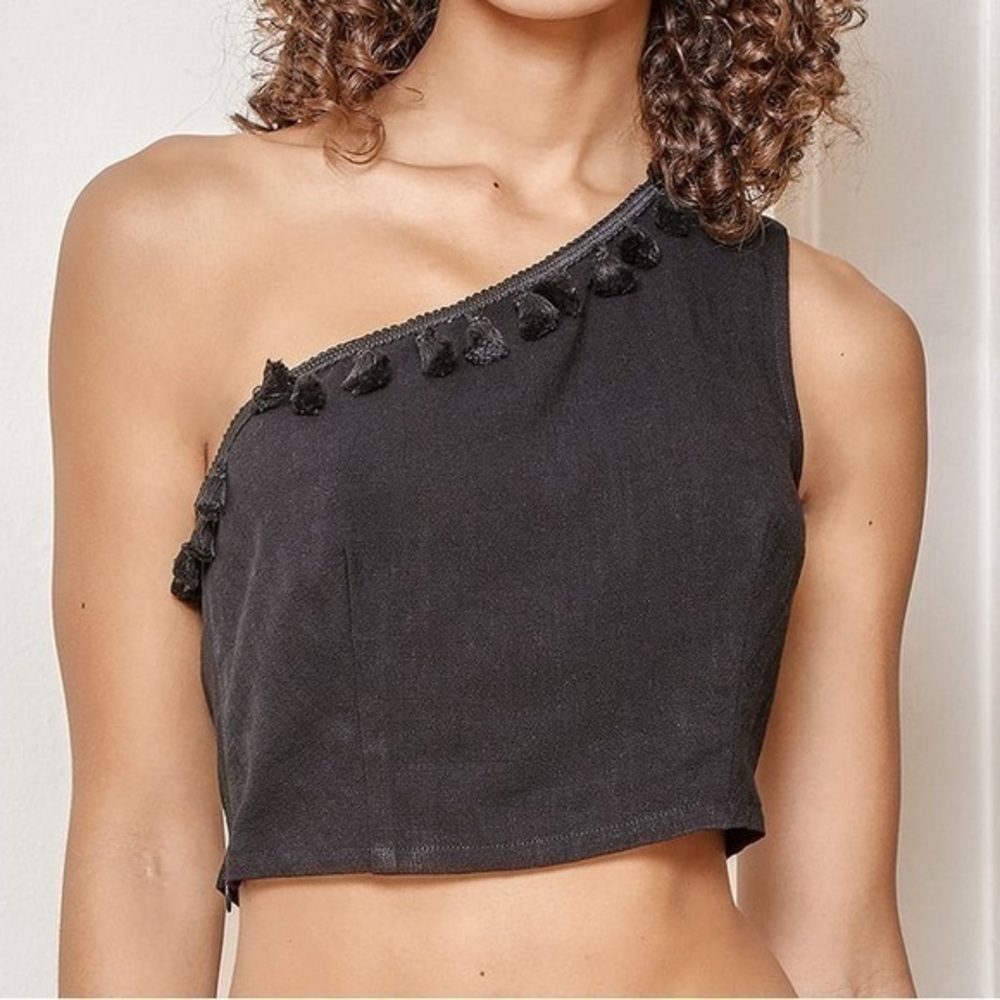Lulus Line in the Sand Black One-Shoulder Tassel Crop Top Linen Blend Sz. M NWT!